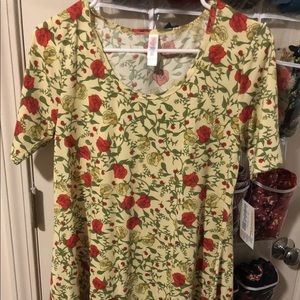 Nwt Lularoe xs perfect tee t roses 🌹